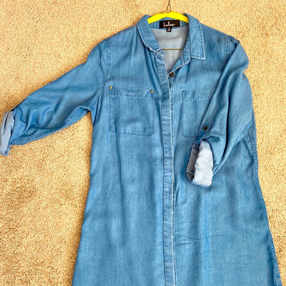 Lulu’s chambray dress
